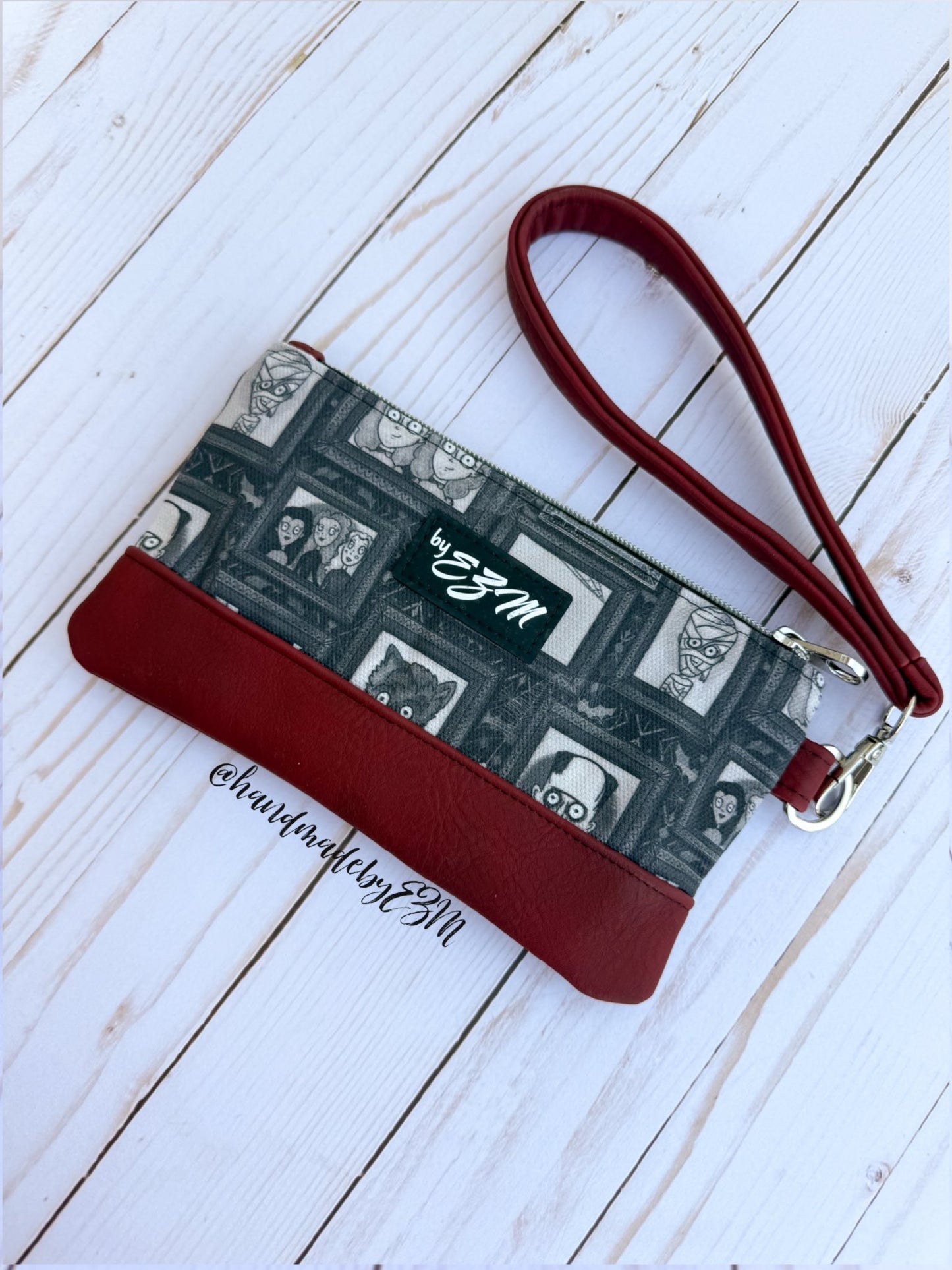 My Favorite Wristlet- PDF Sewing Pattern
