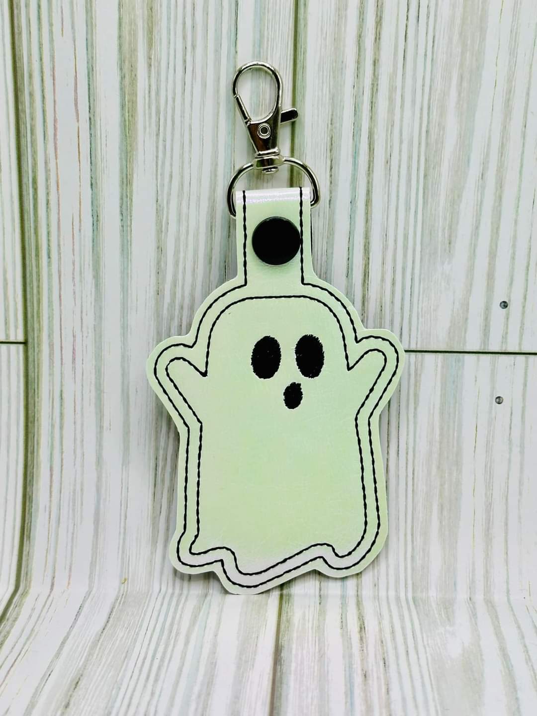 HEY Boo! Ghost KeyFob Embroidery Design