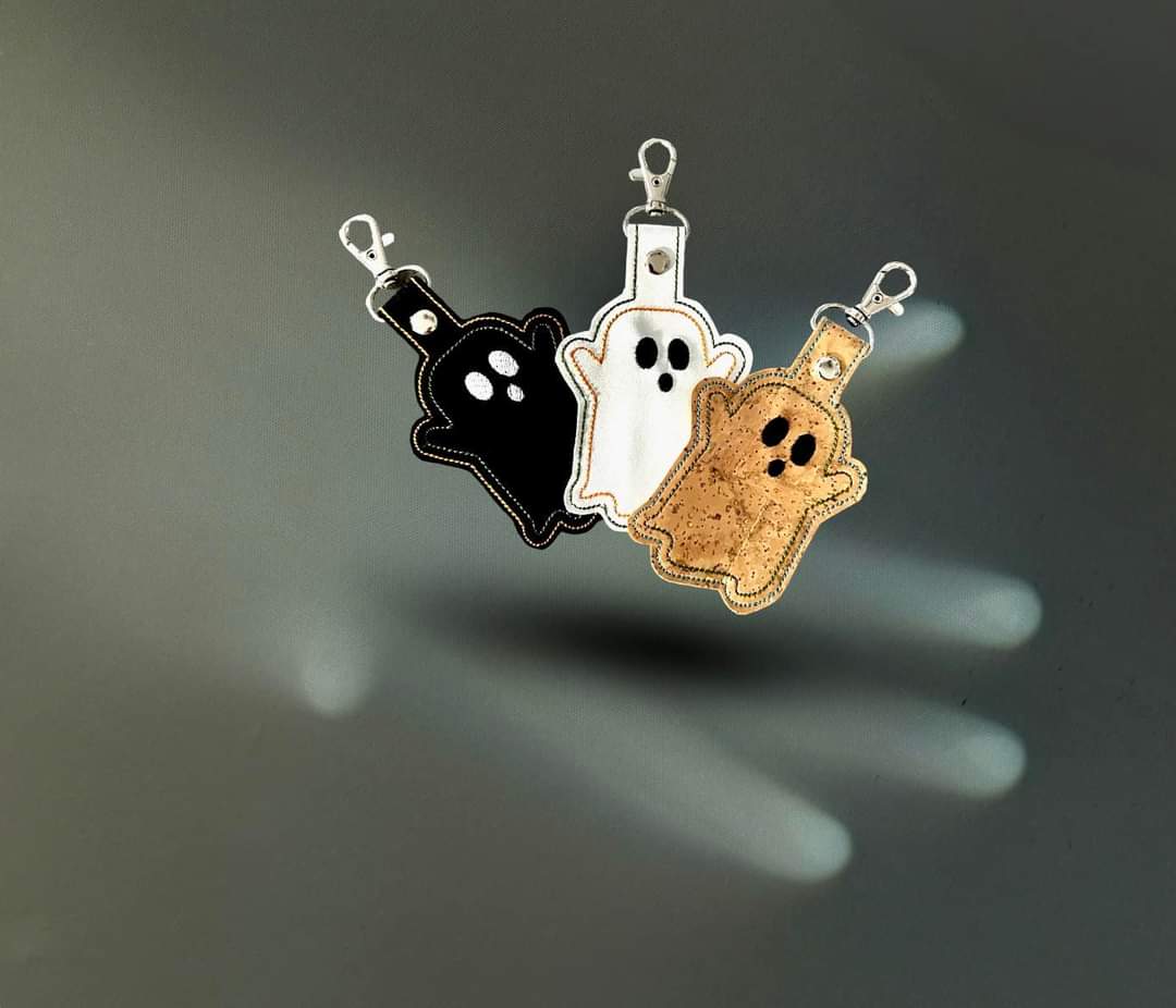 HEY Boo! Ghost KeyFob Embroidery Design