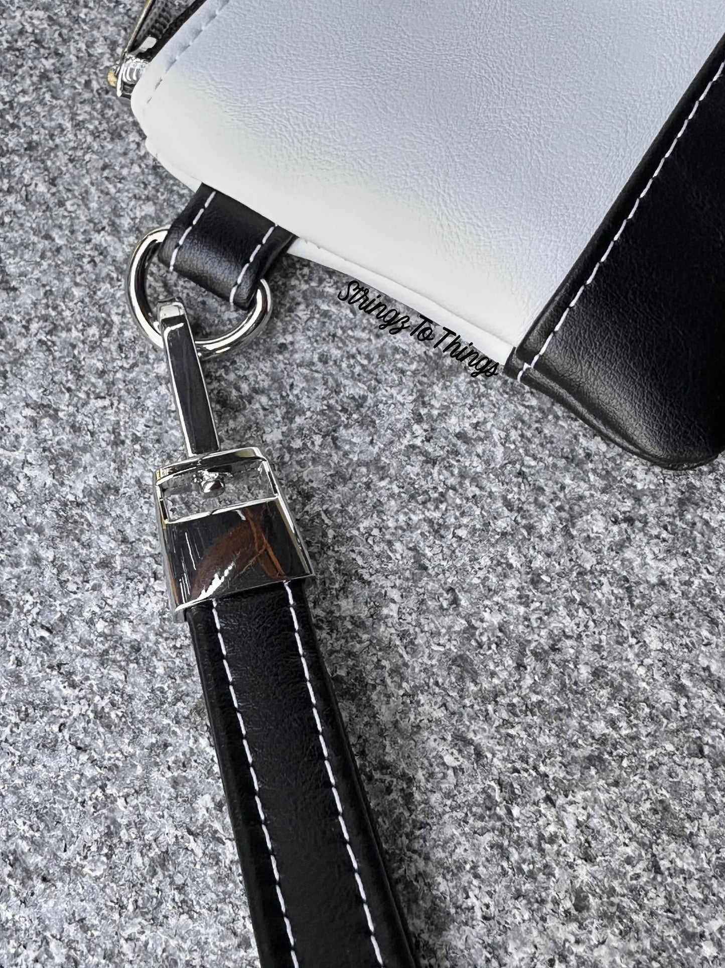 My Favorite Wristlet- PDF Sewing Pattern
