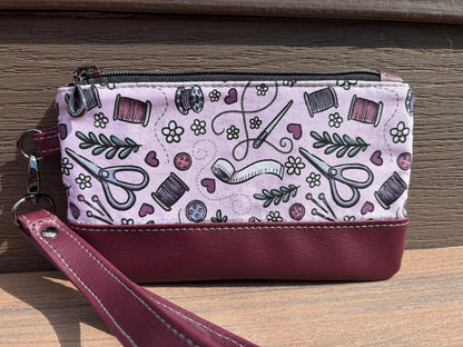 My Favorite Wristlet- PDF Sewing Pattern