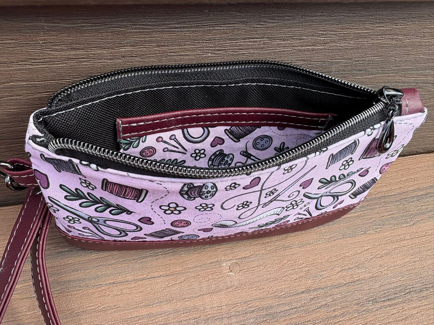 My Favorite Wristlet- PDF Sewing Pattern