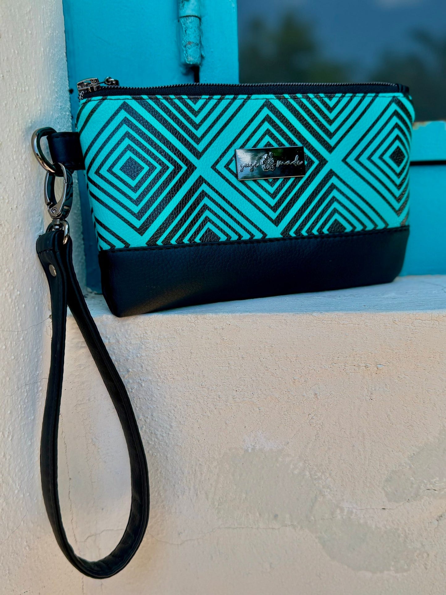 My Favorite Wristlet- PDF Sewing Pattern